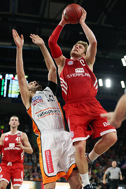 英媒：曼城今夏将清洗8将，德布劳内斯通斯B席格拉利什在列