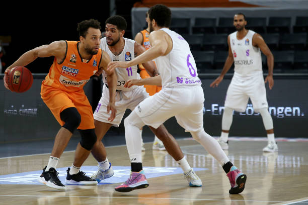 21个篮板 21个篮板