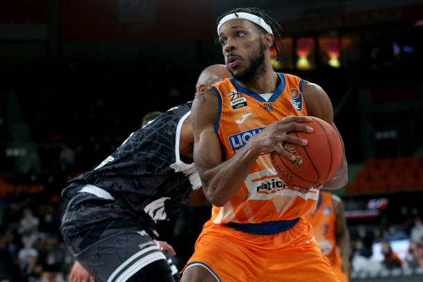 巴萨引援困 巴萨引援困