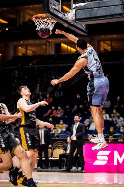 展现出极具 展现出极具