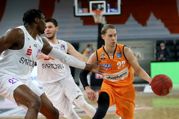 上演了五子 上演了五子